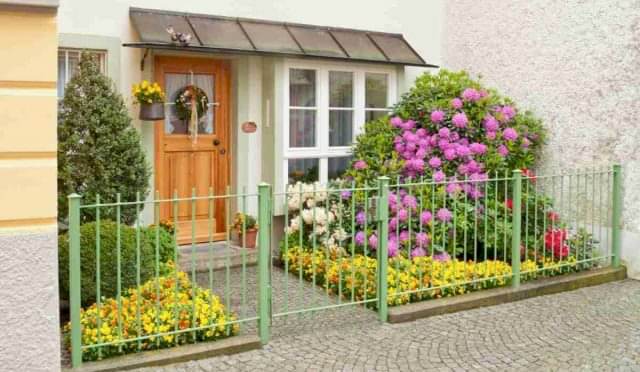 7 Secrets for a Thriving Garden in Small Spaces